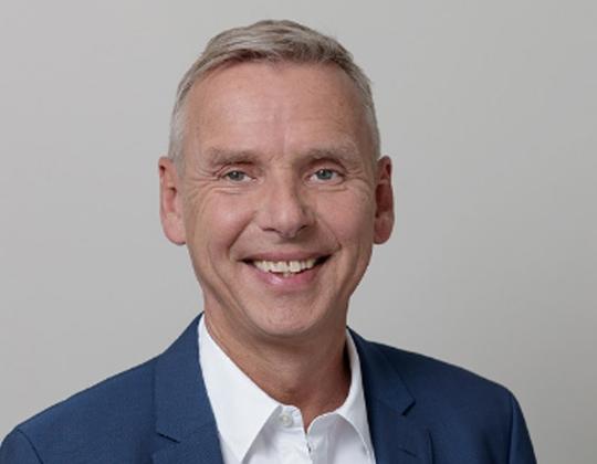 Charly Kahle ist Redakteur und Experte für Online-Marketing.